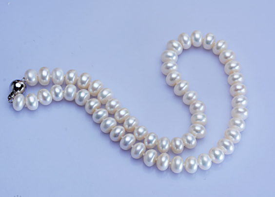 Dailan Freshwater Pearl Necklace 10-11mm Strong Light