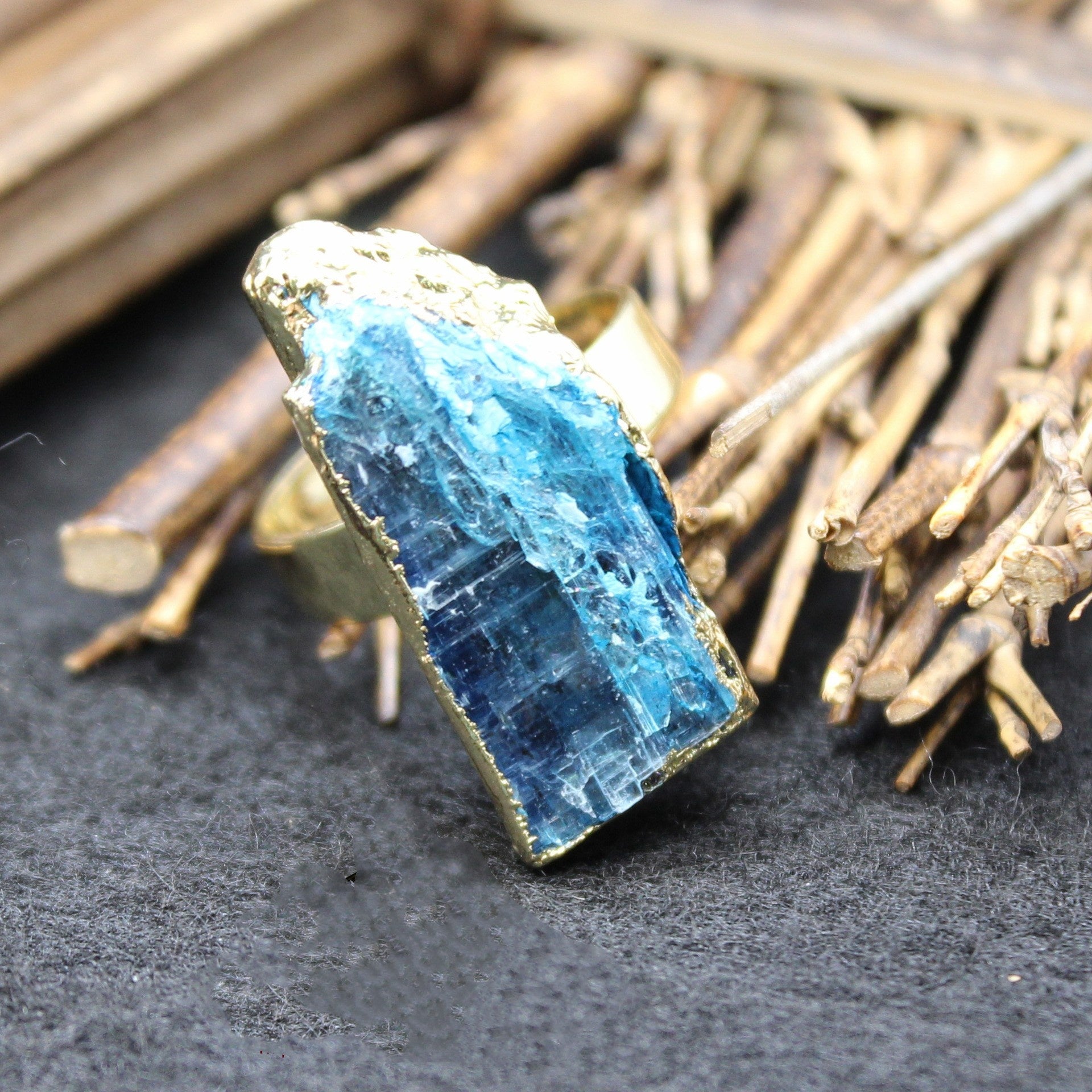 Retro Green Fluorite Rough Stone Ring