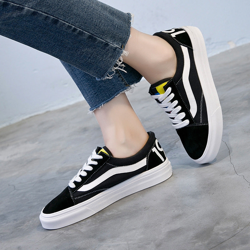 2020 Fall New Women's Suede Flat Lace-Up Sneakers